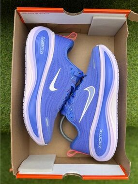 Nike Vomero Plus Sapphire / Light Violet Shoes Brand New Women’s
HV8154-501